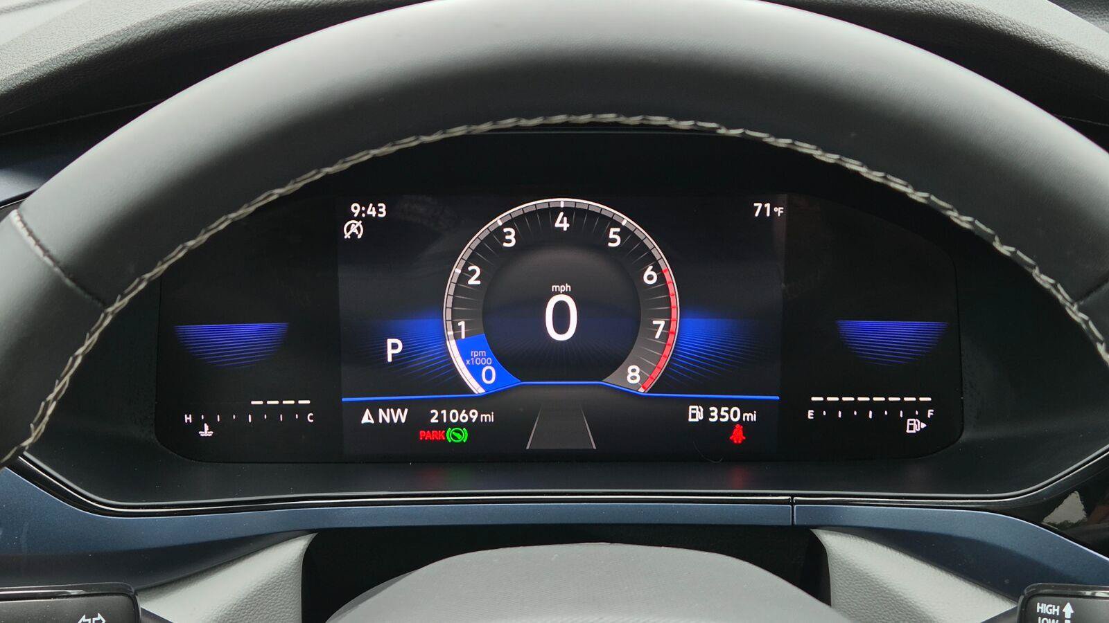 Used 2023 Volkswagen Taos SE w/ Panoramic Sunroof Package FWD image 29