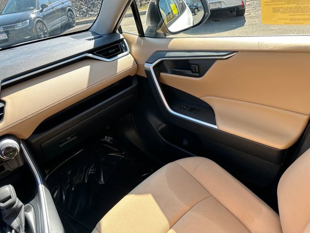 Used 2025 Toyota RAV4 LE image 23
