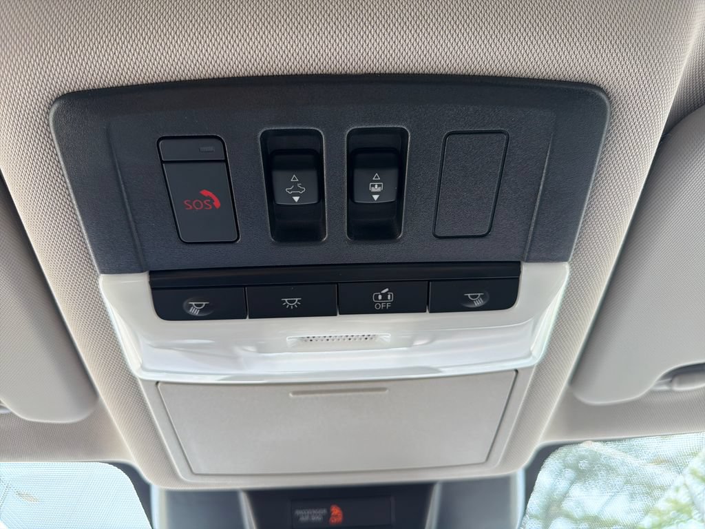 Used 2026 Nissan Rogue Dark Armor FWD image 32