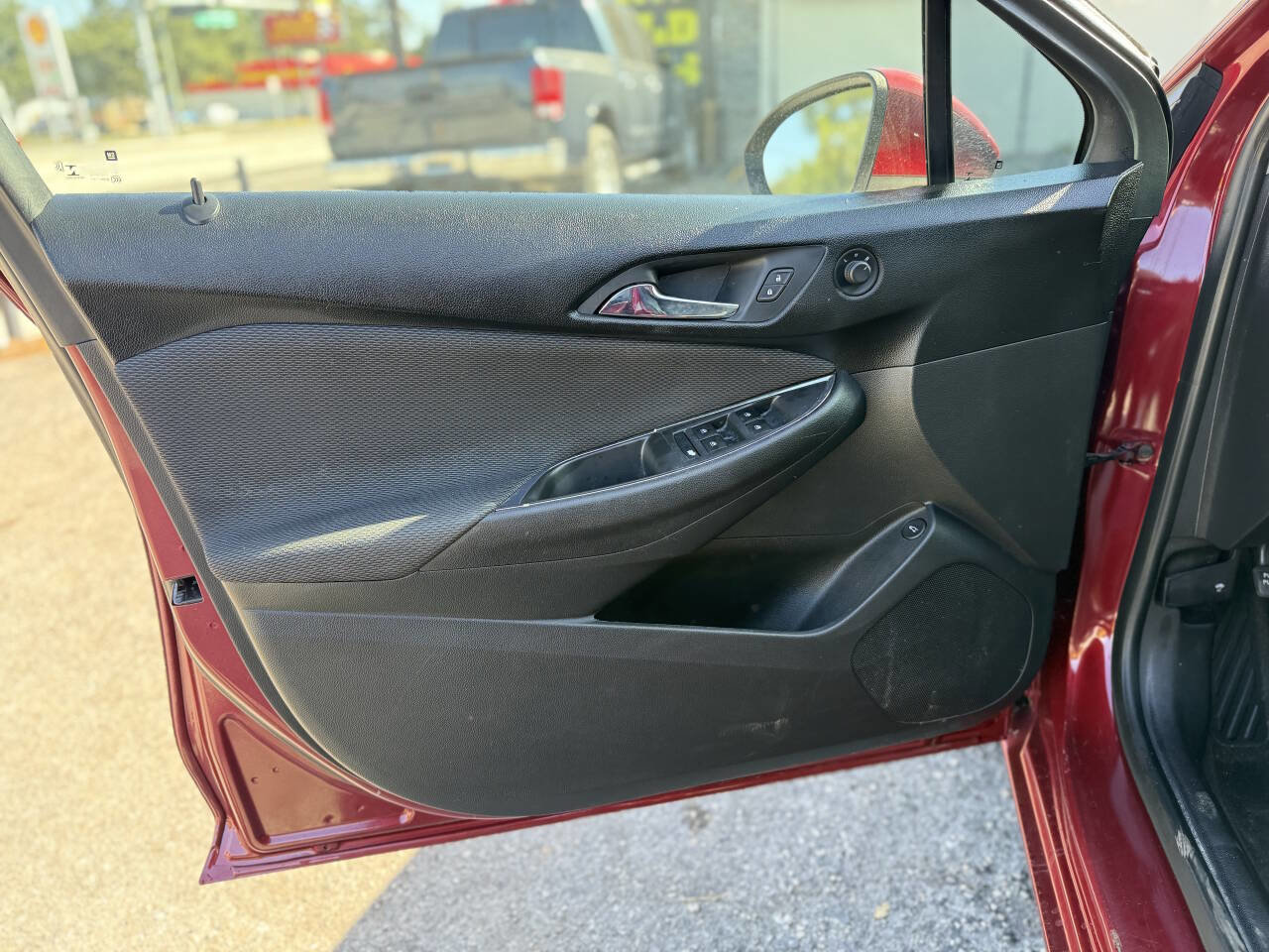 Used 2017 Chevrolet Cruze LT w/ Convenience Package image 11