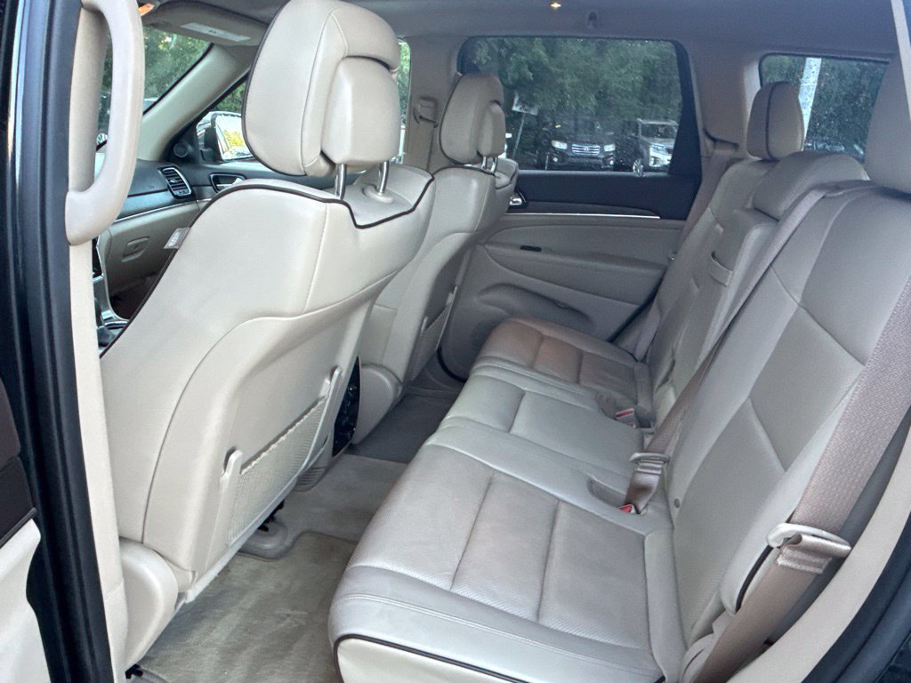 Used 2019 Jeep Grand Cherokee Overland AWD/4WD image 16