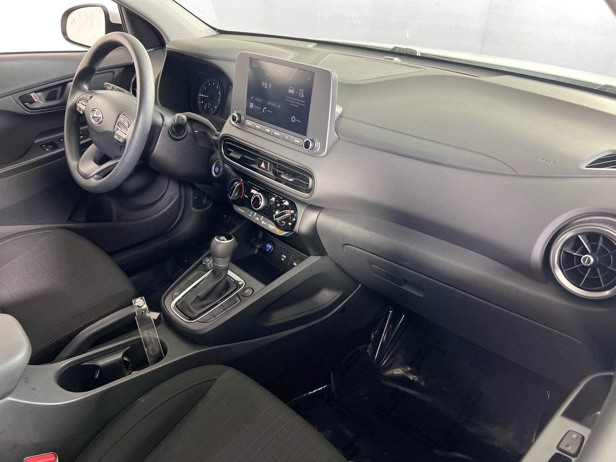 Used 2023 Hyundai Kona SEL AWD/4WD image 26