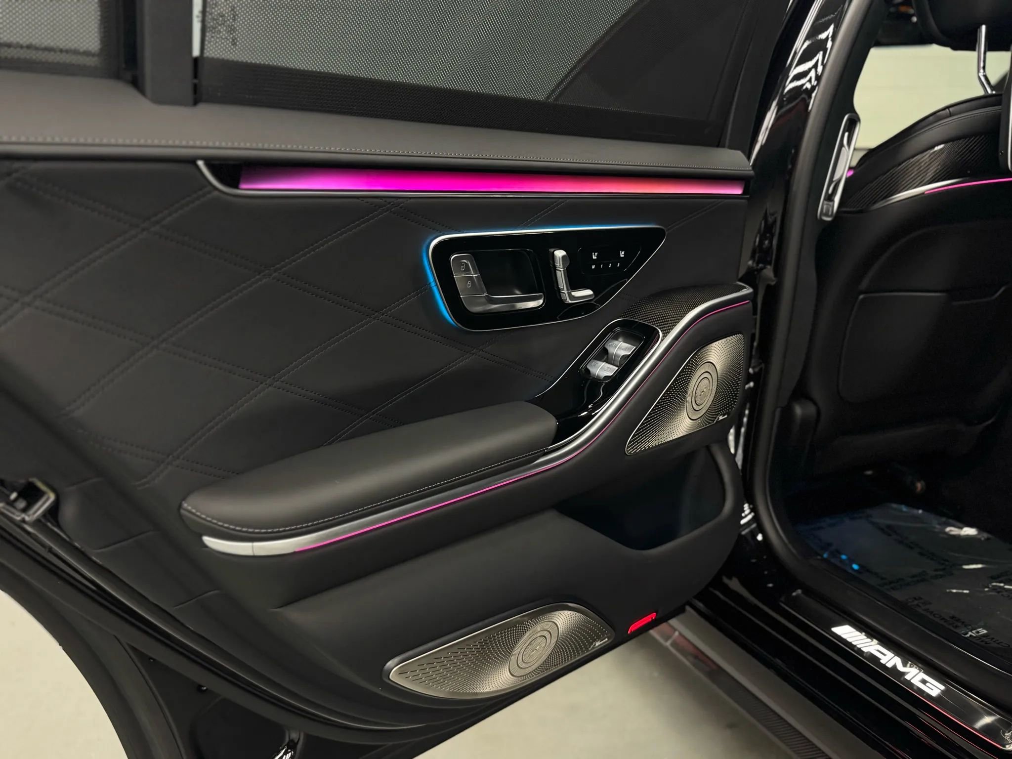 Used 2024 Mercedes-Benz S 63 AMG S w/ Carbon Fiber Exterior Package image 50