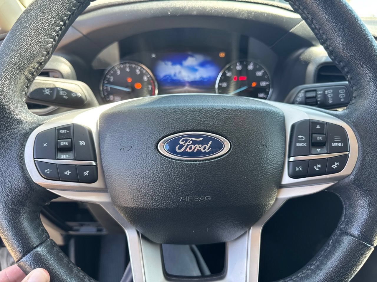 Certified 2023 Ford Explorer XLT AWD/4WD image 9