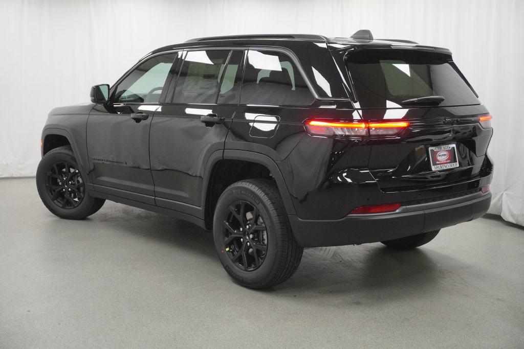 New 2026 Jeep Grand Cherokee Altitude AWD/4WD image 13