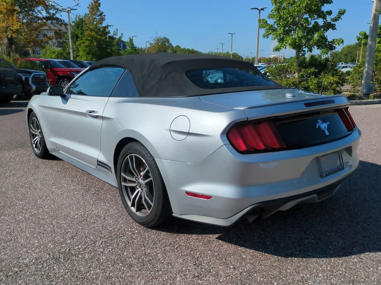 Used 2017 Ford Mustang Premium RWD image 4