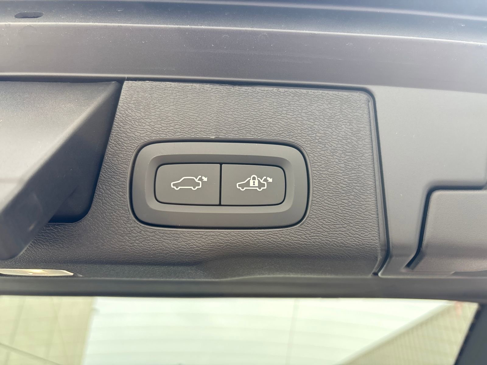 New 2026 Volvo XC60 B5 Plus w/ Protection Package Premier image 28