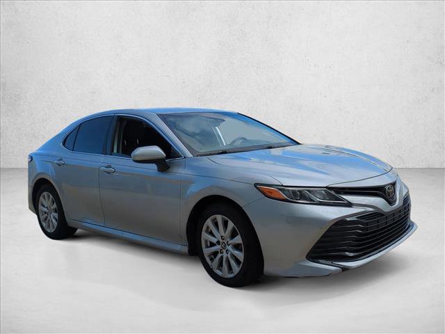 Used 2019 Toyota Camry LE image 3