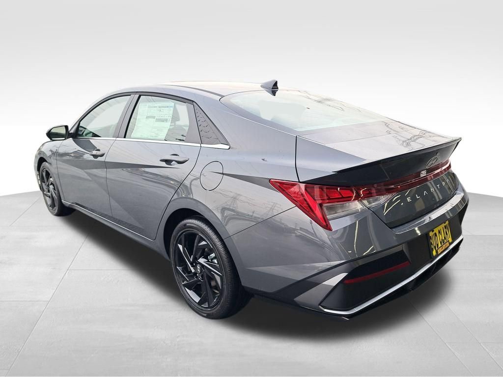New 2026 Hyundai Elantra SEL Sport Premium FWD image 3