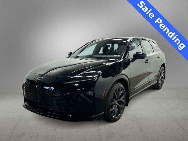 Used 2025 Toyota Crown Signia image 1