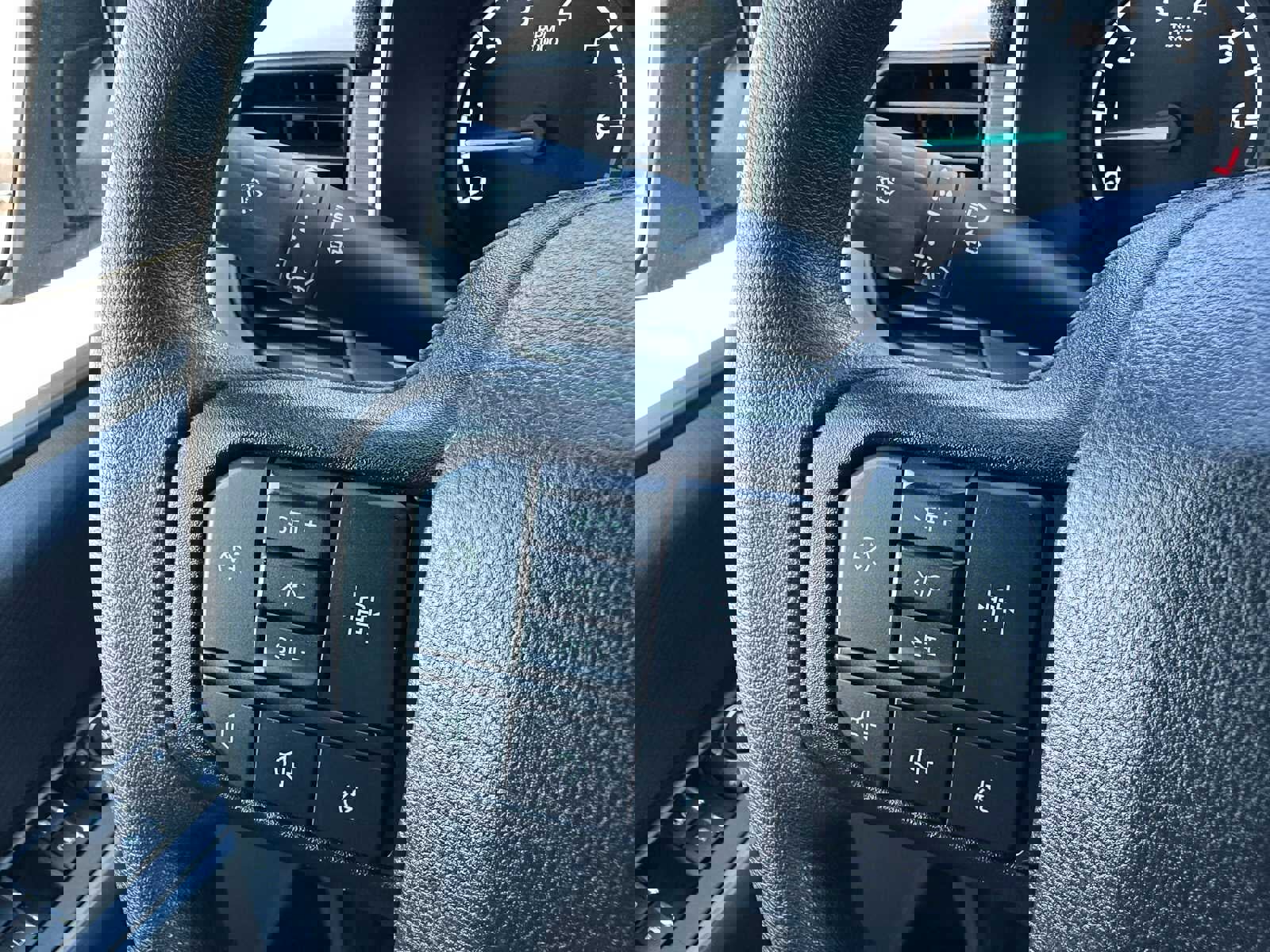 Used 2023 Ford F150 XLT w/ XTR Package image 34