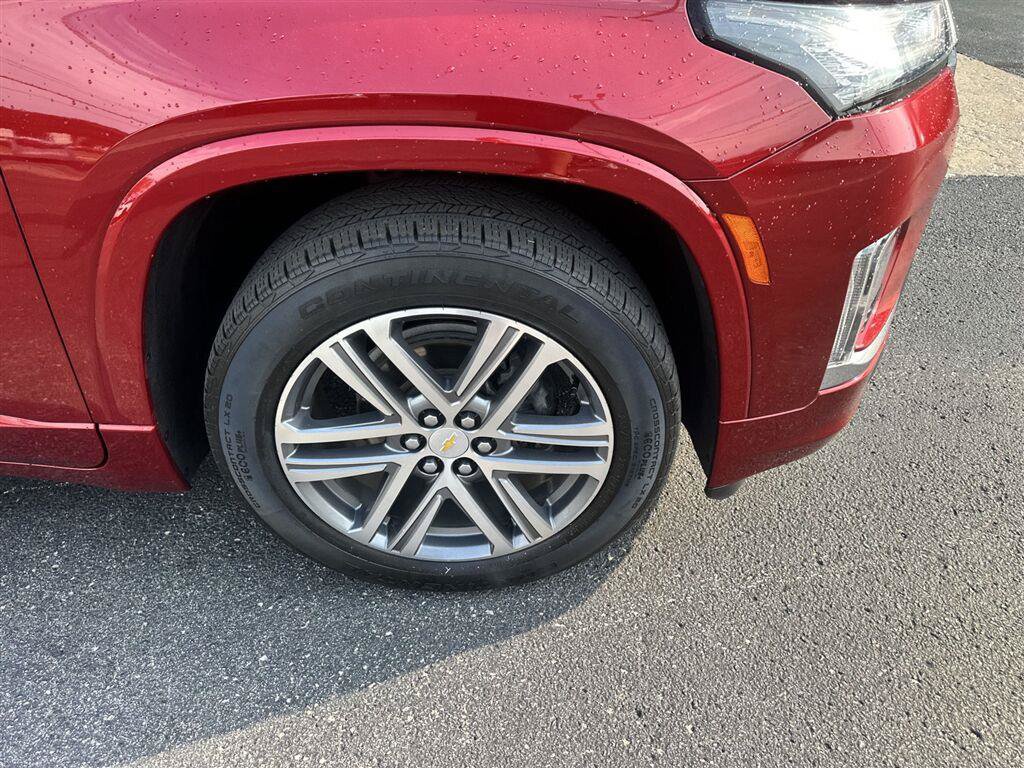 Used 2023 Chevrolet Traverse High Country FWD image 25