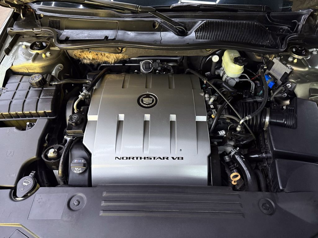 Used 2010 Cadillac DTS Premium FWD image 25