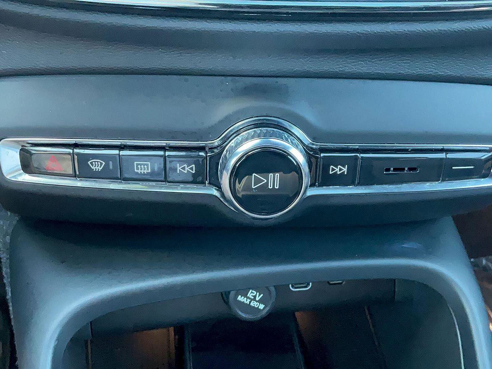 Used 2021 Volvo XC40 P8 Recharge w/ Advanced Package image 26