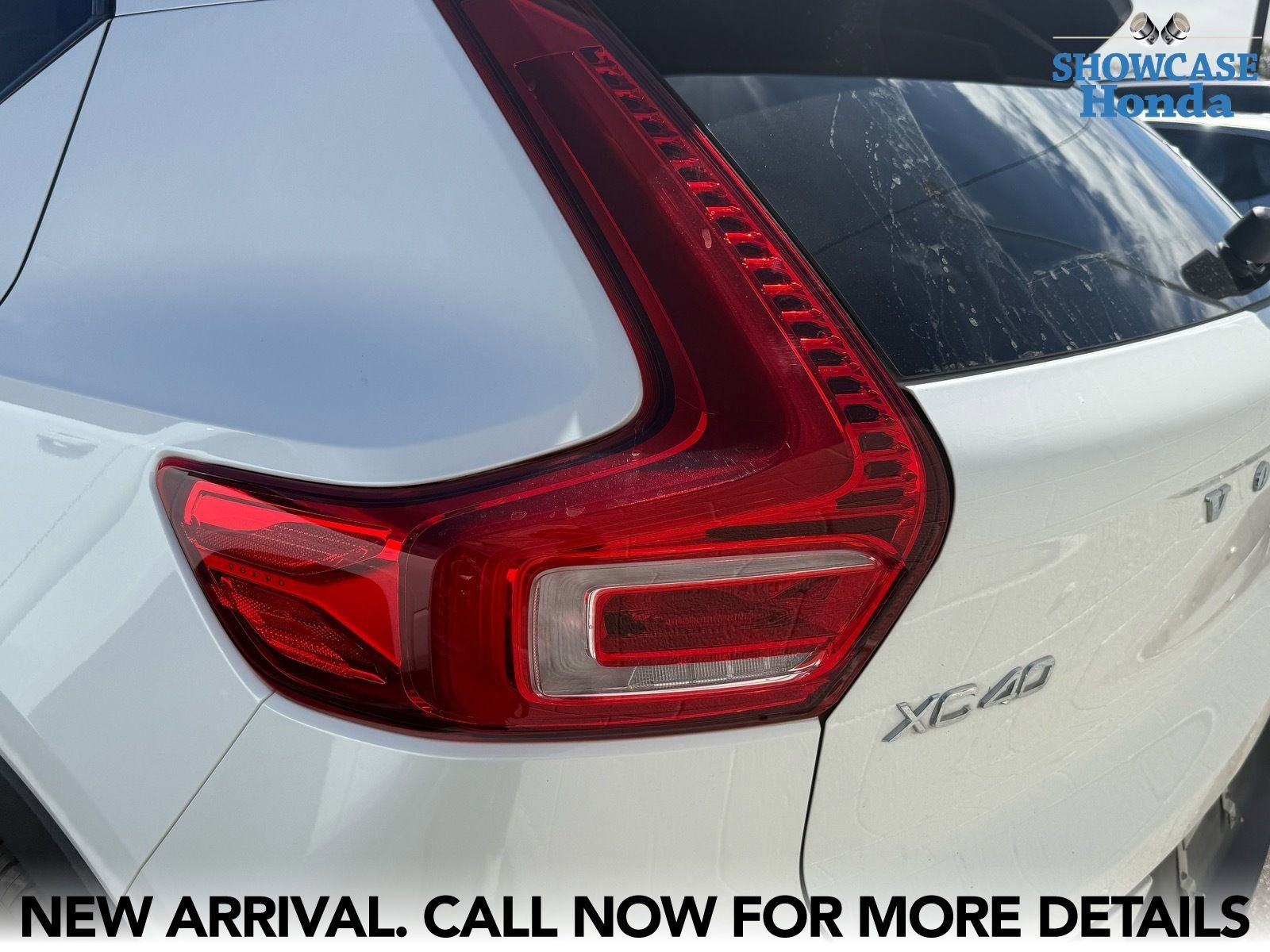 Used 2023 Volvo XC40 B4 Ultimate image 10