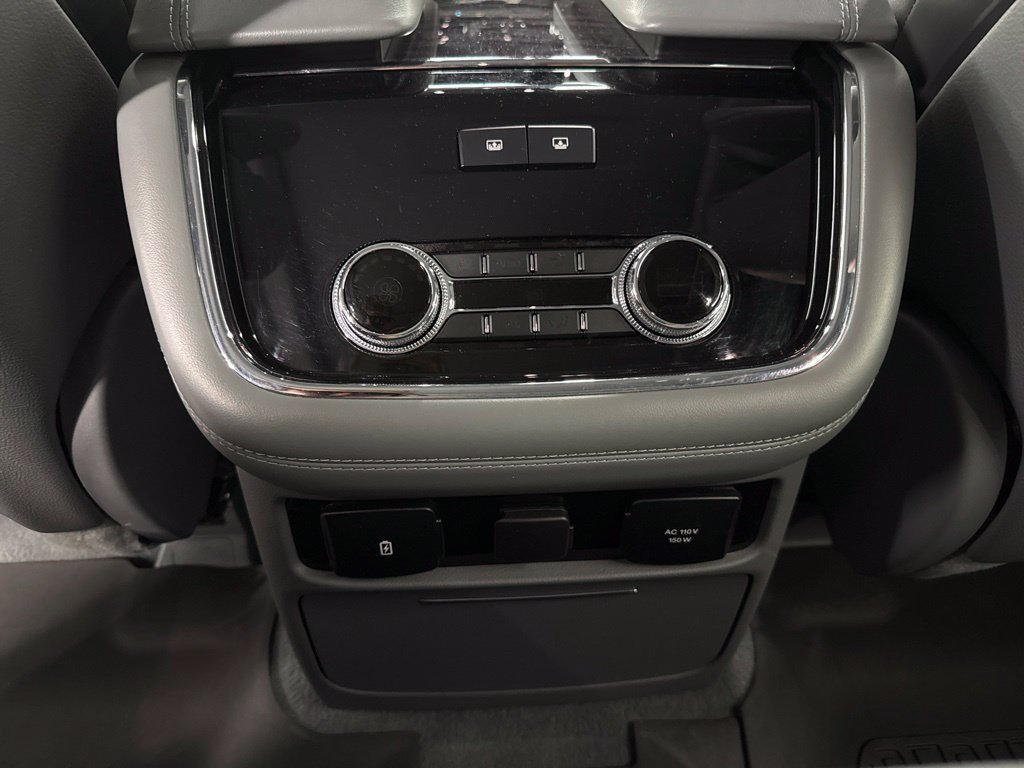 Used 2018 Lincoln Navigator Reserve w/ Technology Package AWD/4WD image 15