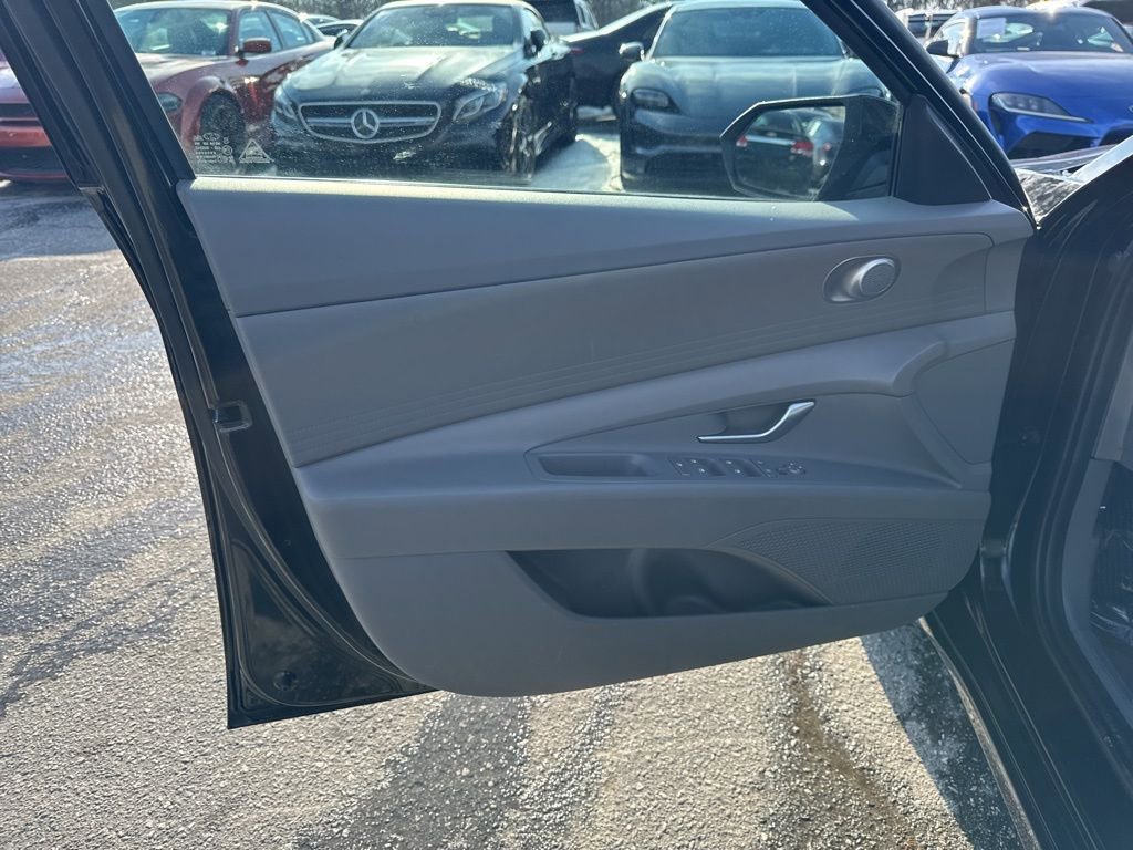 Used 2024 Hyundai Elantra SEL image 23