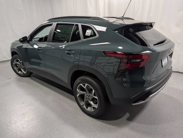 New 2026 Chevrolet Trax LT w/ Driver Confidence Package FWD image 6