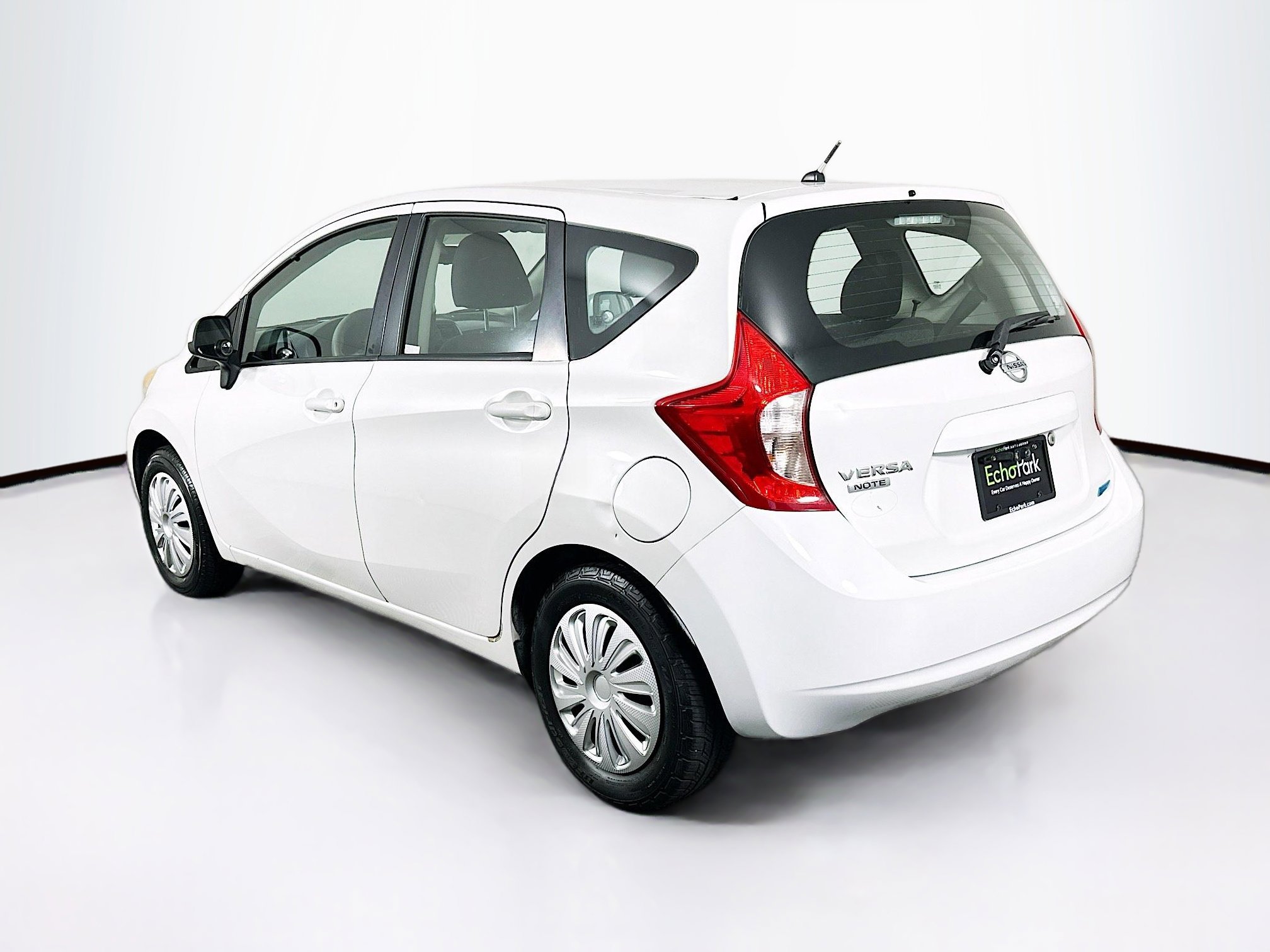 Used 2014 Nissan Versa Note S FWD image 5
