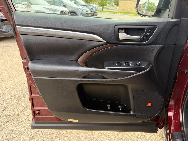 Used 2019 Toyota Highlander Limited Platinum AWD/4WD image 20