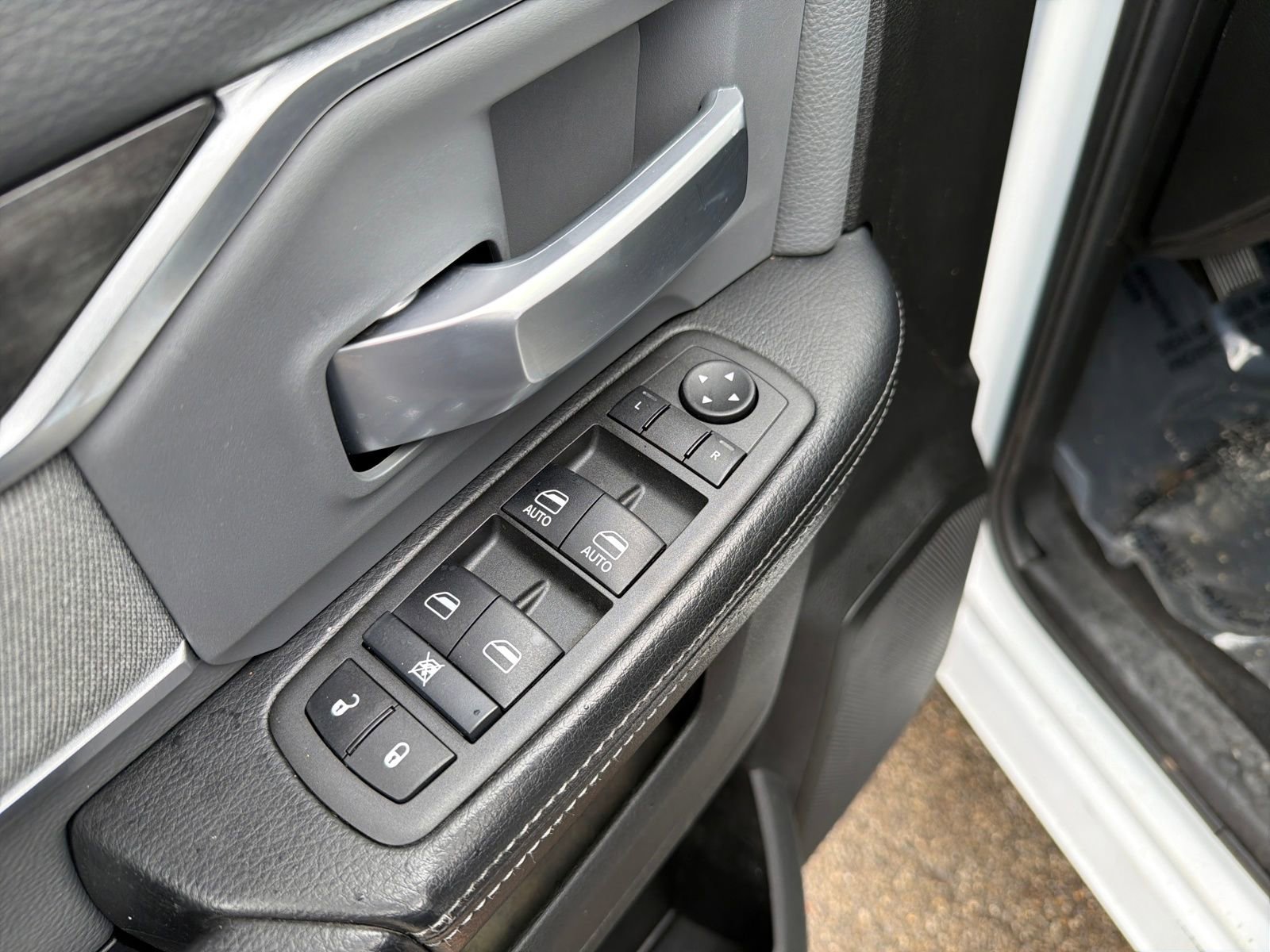 Used 2022 RAM 2500 Big Horn w/ Cold Weather Group image 13