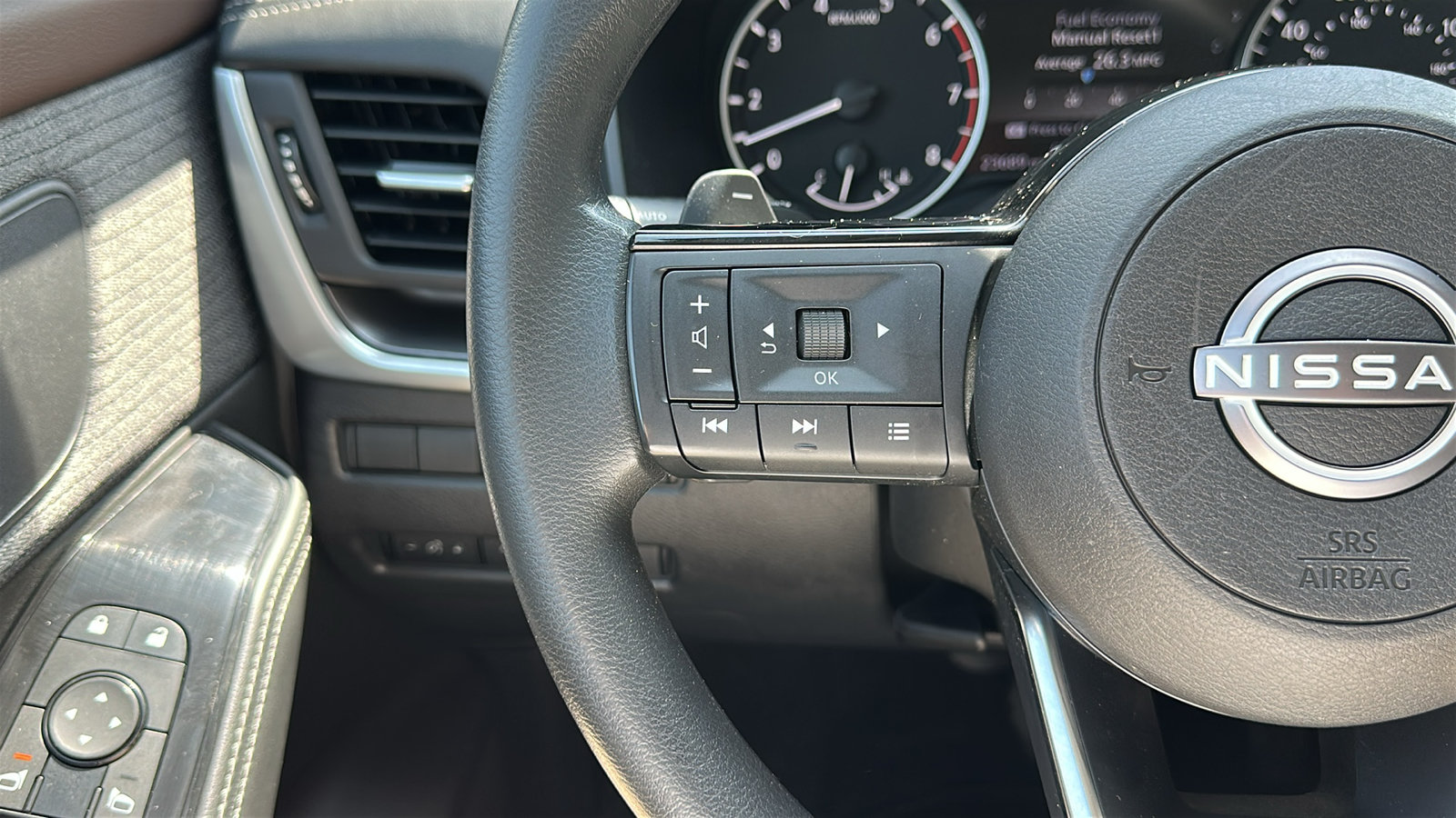 Certified 2023 Nissan Rogue SV AWD/4WD image 14