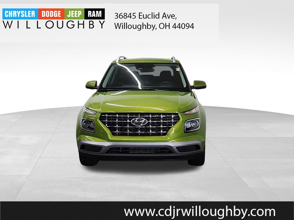 Used 2023 Hyundai Venue SEL w/ Cargo Package FWD image 2