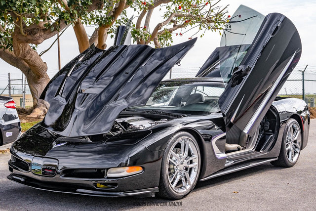 Used 2001 Chevrolet Corvette Coupe w/ Preferred Equipment Group1 image 27