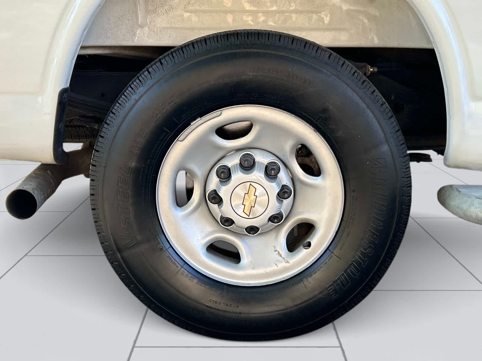 Used 2025 Chevrolet Express 2500 w/ Driver Convenience Package RWD image 11