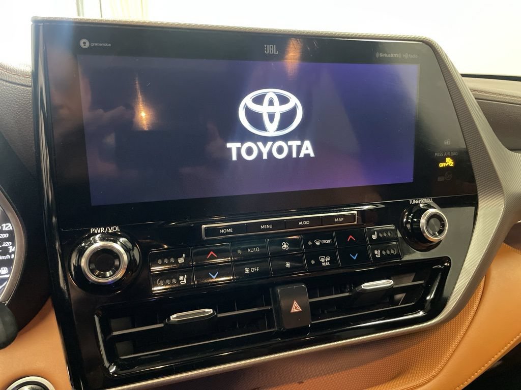 Used 2021 Toyota Highlander Platinum AWD/4WD image 27