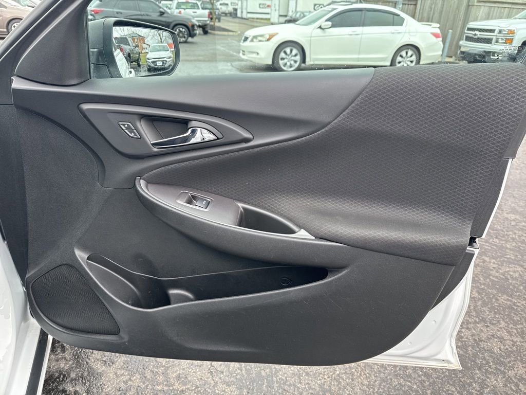 Used 2023 Chevrolet Malibu LS image 33