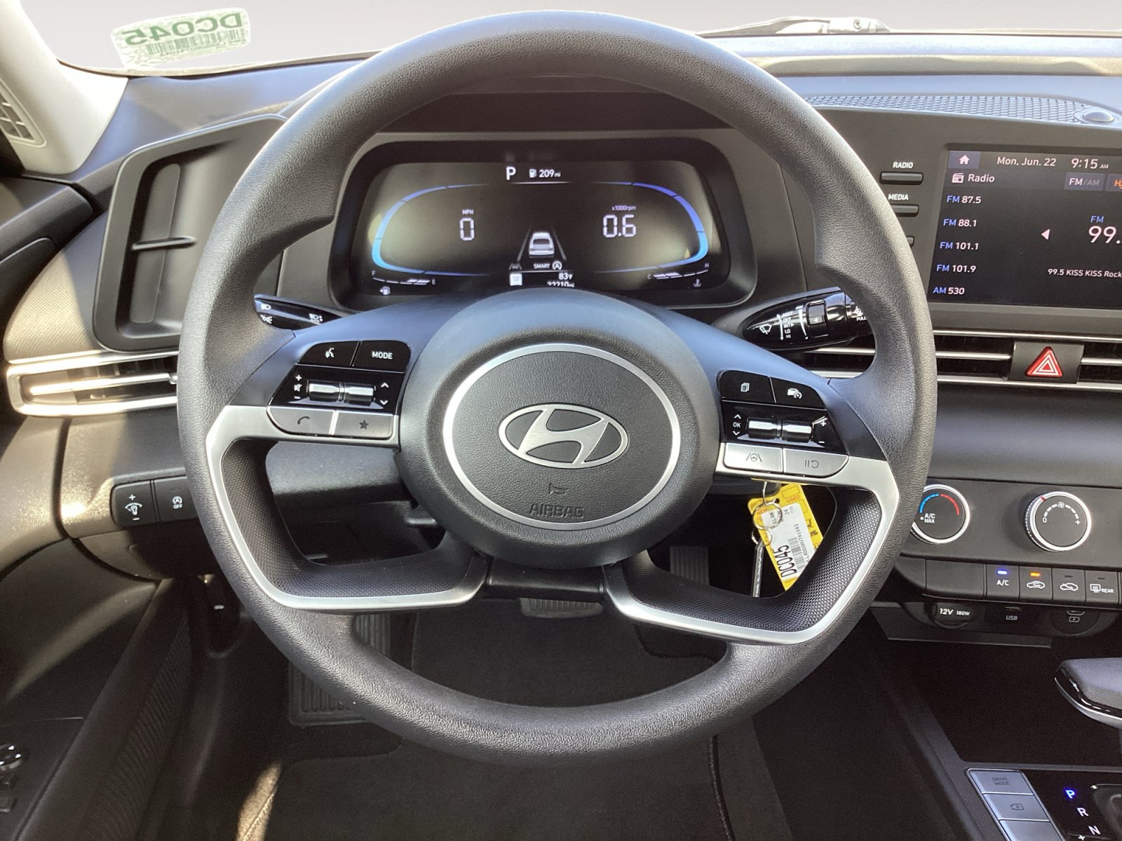 Used 2024 Hyundai Elantra SE FWD image 17