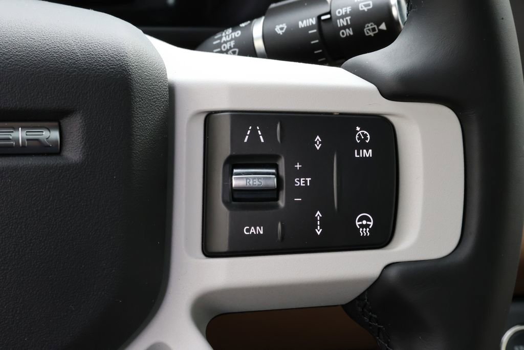 New 2026 Land Rover Defender 130 X-Dynamic SE AWD/4WD image 24