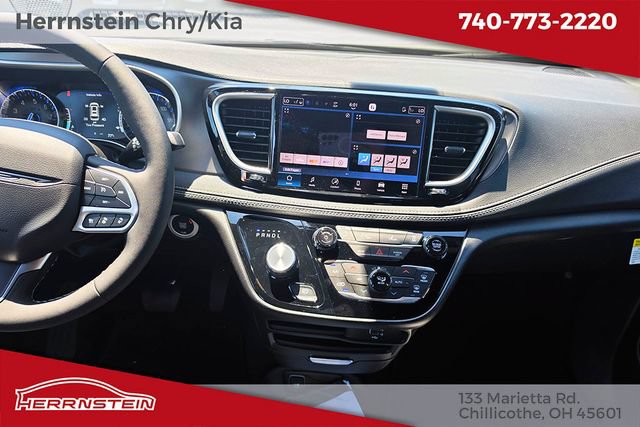 New 2027 Chrysler Pacifica Select FWD image 9