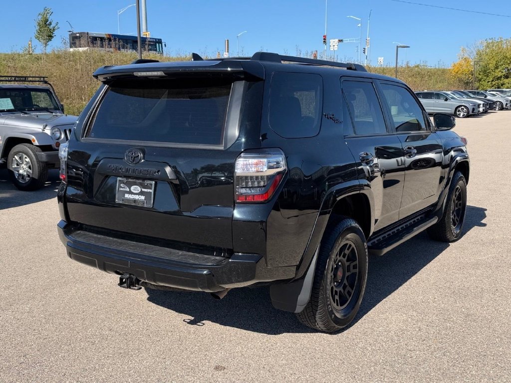 Used 2018 Toyota 4Runner TRD Off-Road Premium AWD/4WD image 4