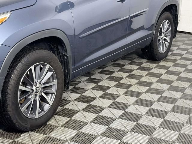 Used 2018 Toyota Highlander XLE image 13