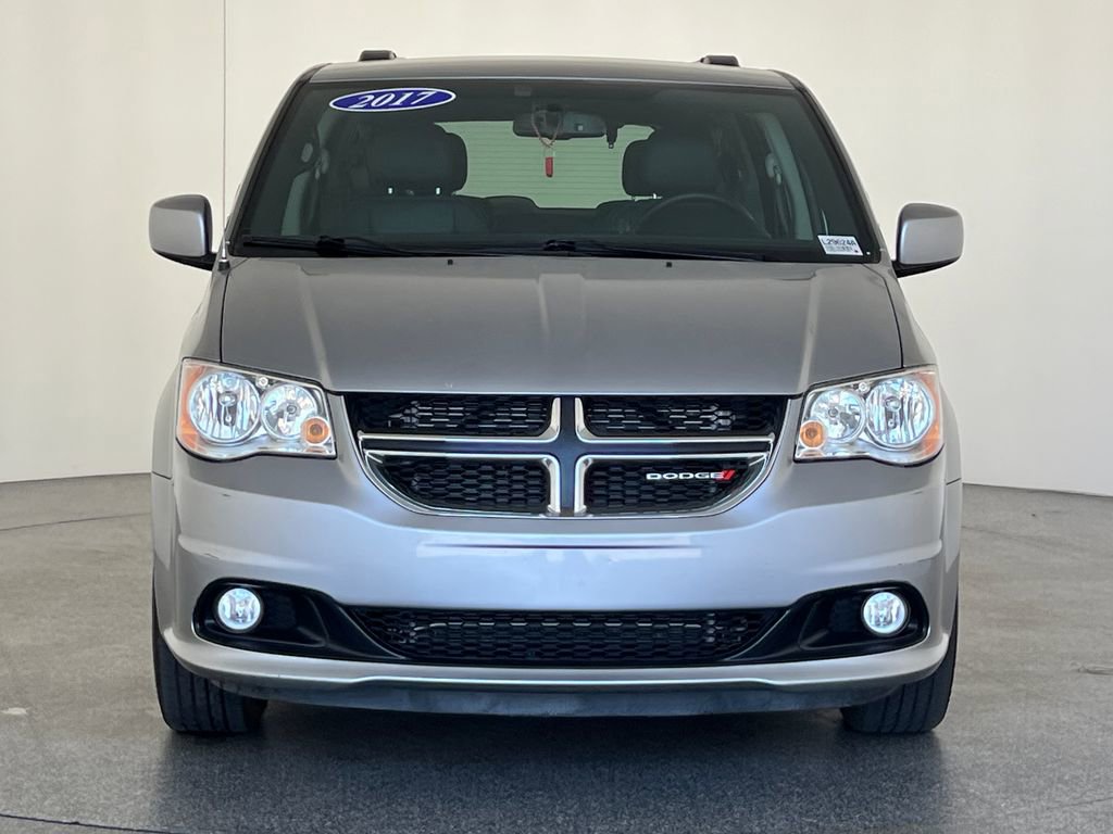 Used 2017 Dodge Grand Caravan SXT w/ Rear Park Assist Package FWD image 10