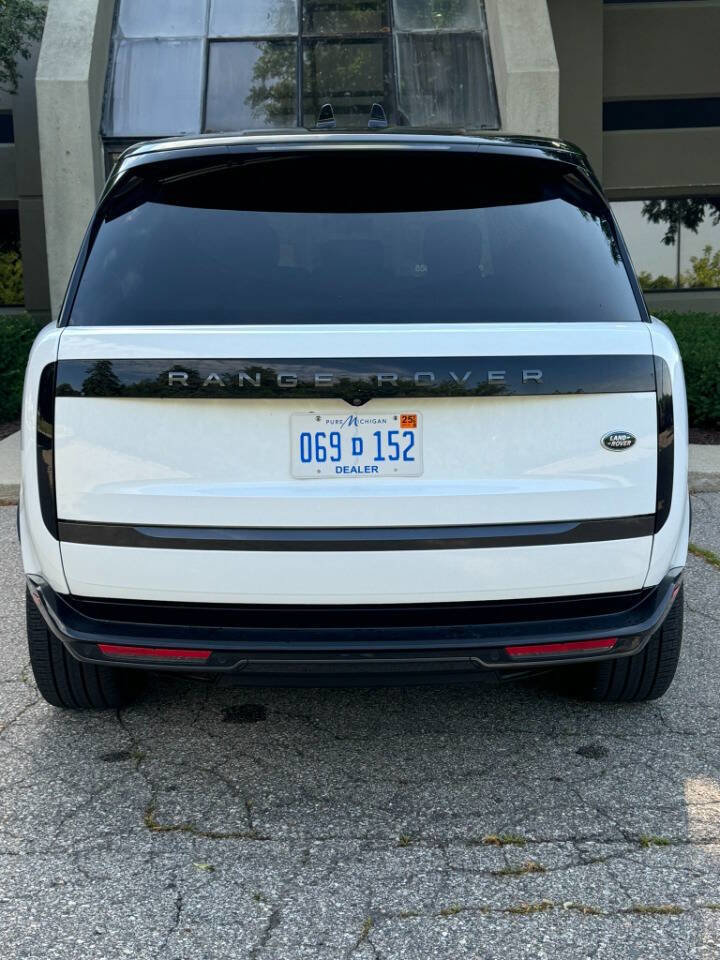 Used 2023 Land Rover Range Rover Long Wheelbase SE image 3