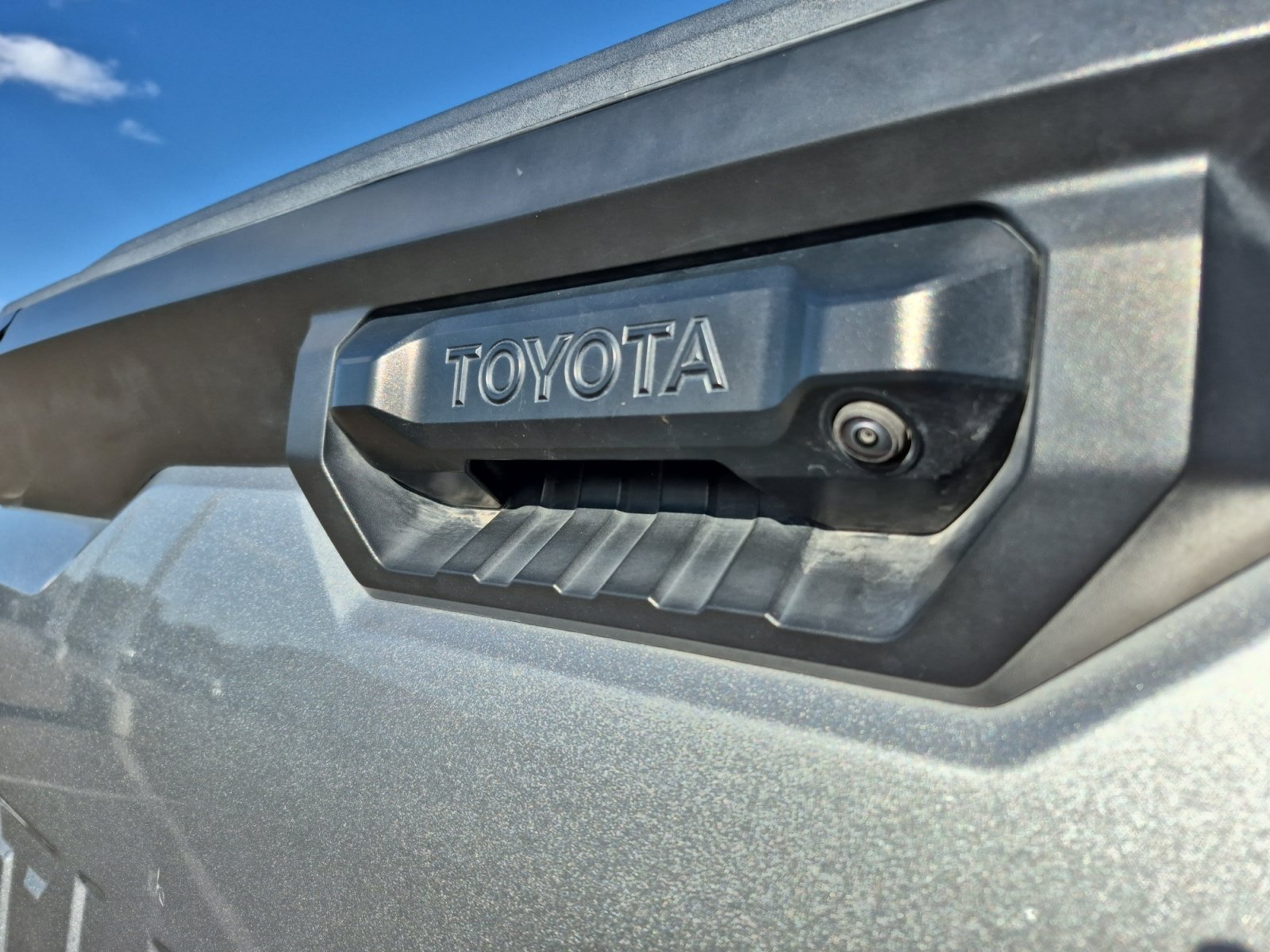 Used 2022 Toyota Tundra SR5 w/ SR5 Premium Package RWD image 22