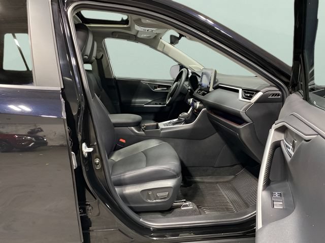 Used 2022 Toyota RAV4 Limited AWD/4WD image 30