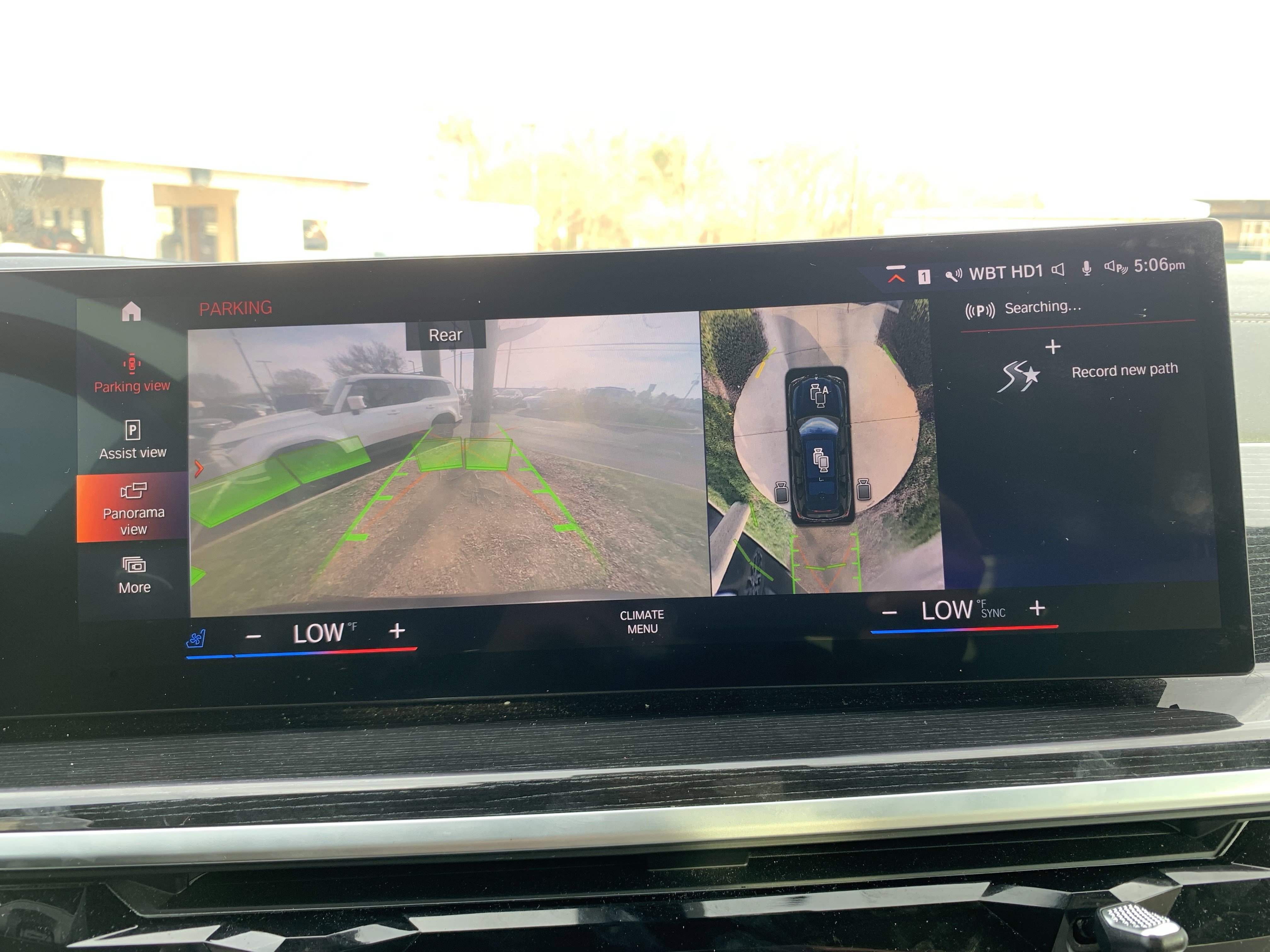 Used 2023 BMW X7 M60i w/ Executive Package image 25