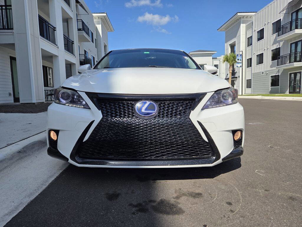 Used 2015 Lexus CT 200h image 2