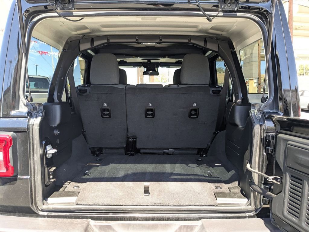 Used 2025 Jeep Wrangler Unlimited Rubicon image 26