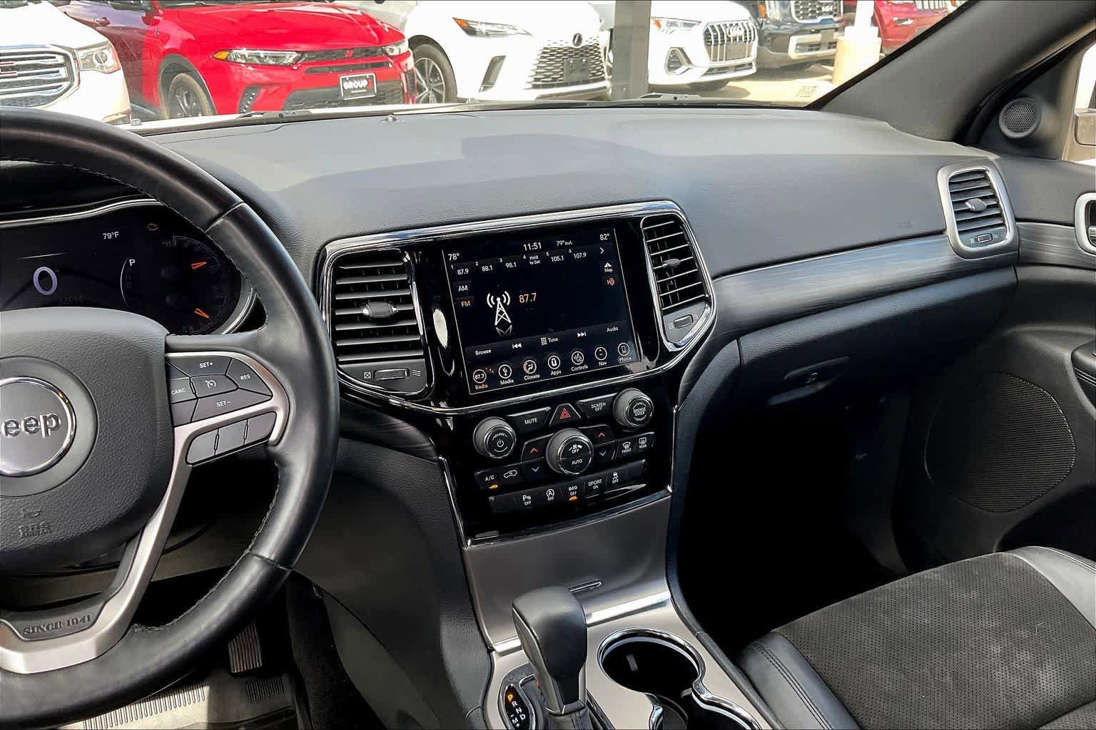 Used 2019 Jeep Grand Cherokee Altitude AWD/4WD image 7