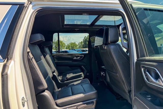 Used 2022 GMC Yukon XL SLT w/ SLT Premium Package AWD/4WD image 17