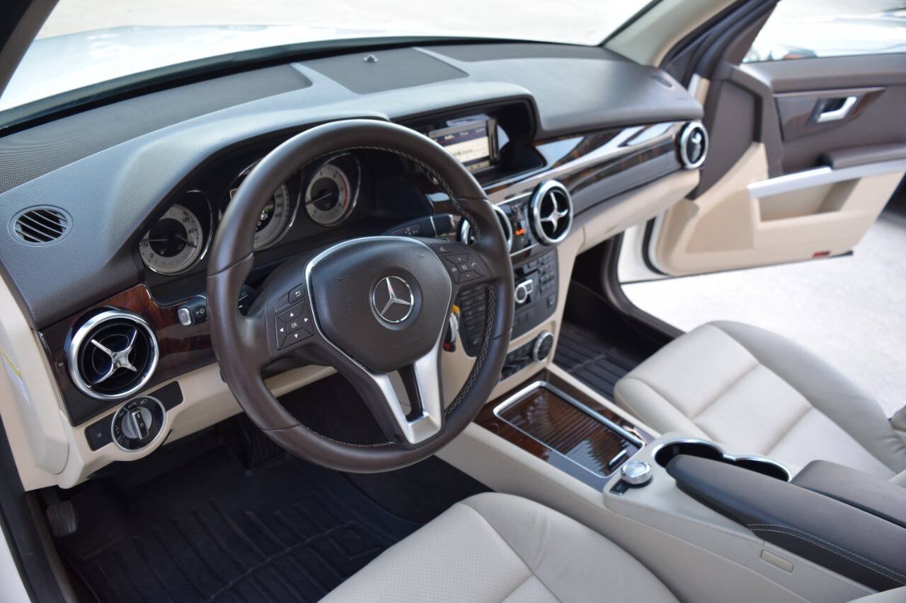 Used 2013 Mercedes-Benz GLK 250 BlueTEC 4MATIC image 39
