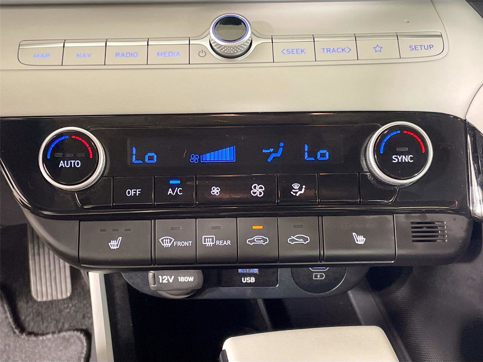 Used 2026 Hyundai Elantra Limited FWD image 9