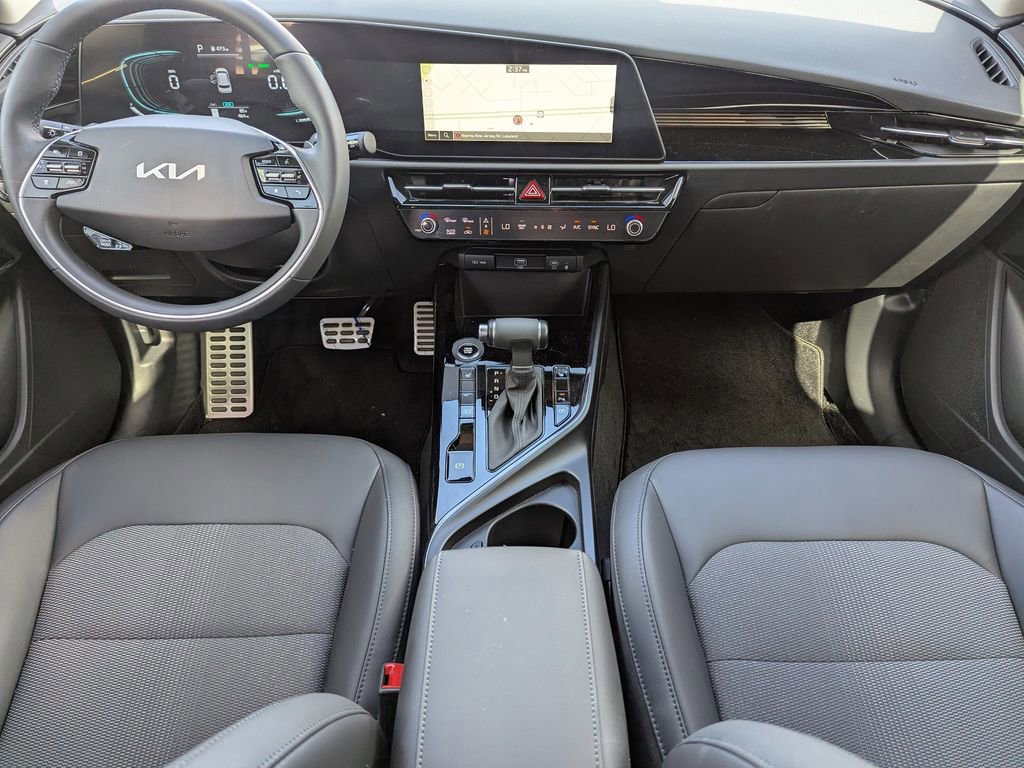 Used 2025 Kia Niro EX Touring image 10