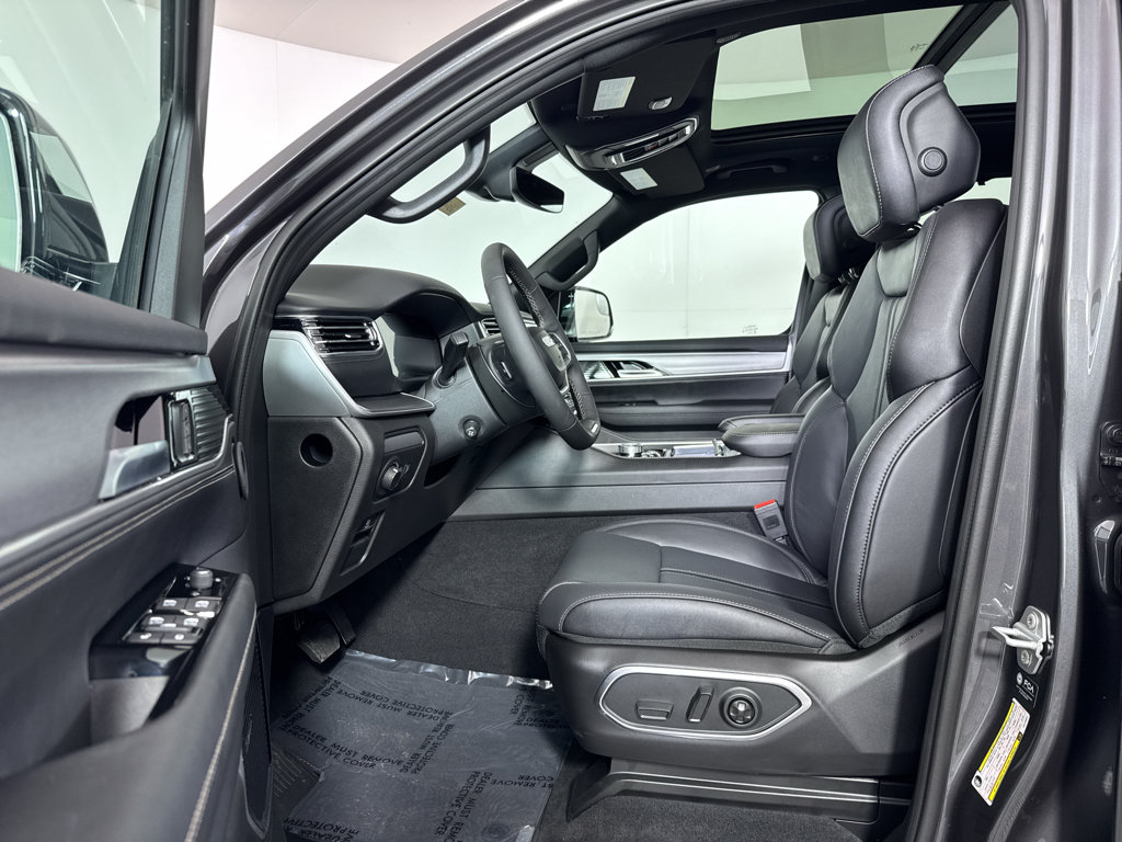 New 2026 Jeep Grand Wagoneer L Limited AWD/4WD image 7