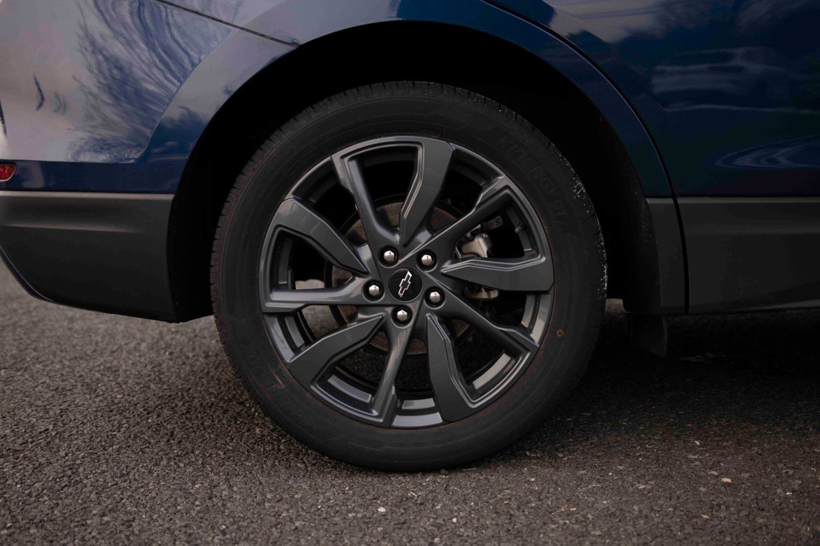 Used 2022 Chevrolet Equinox RS w/ Infotainment Package image 23